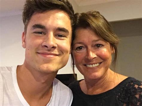 kian lawley parents|how old is kian lawley girlfriend.